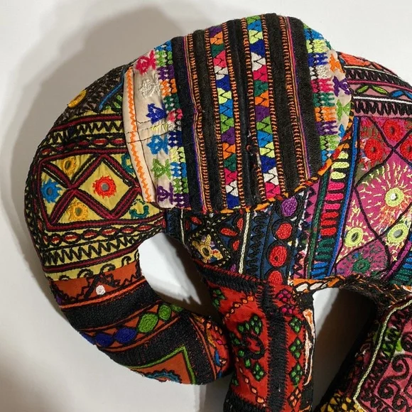 Vintage Indian Hand Embroidered Mirrored Banjara Elephant Pillow - Picture 11 of 16